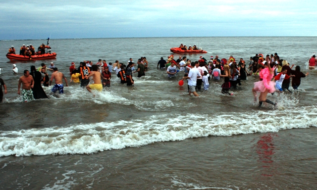 Lifeboat Station Beach (Redcar) - Yorkshire