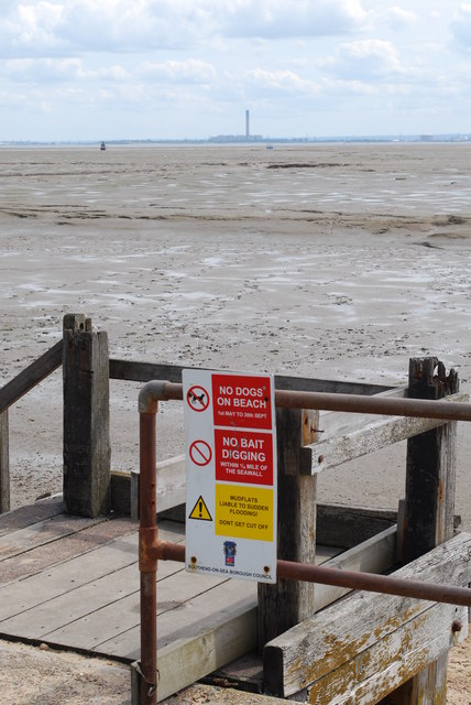 Leigh Bell Wharf Beach - Essex