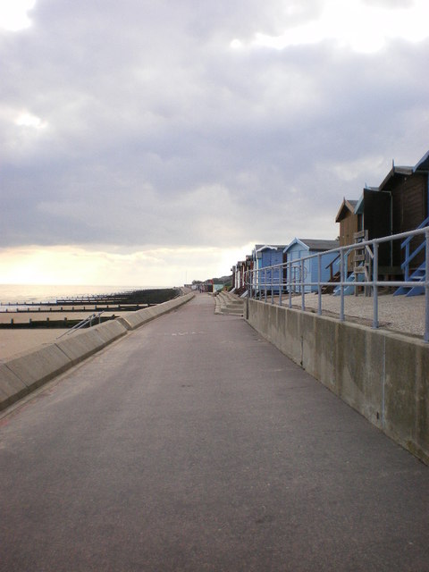 Below The Greensward Photo | UK Beach Guide