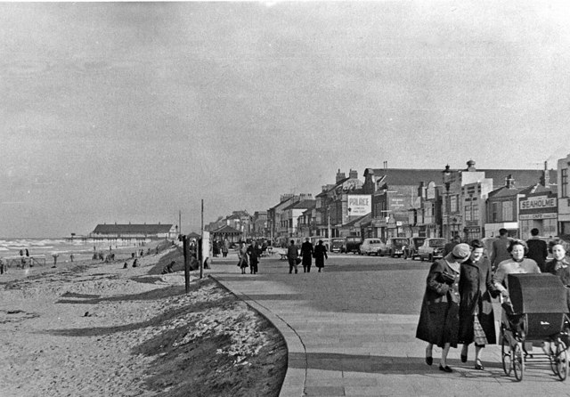 Lifeboat Station Beach (Redcar) - Yorkshire