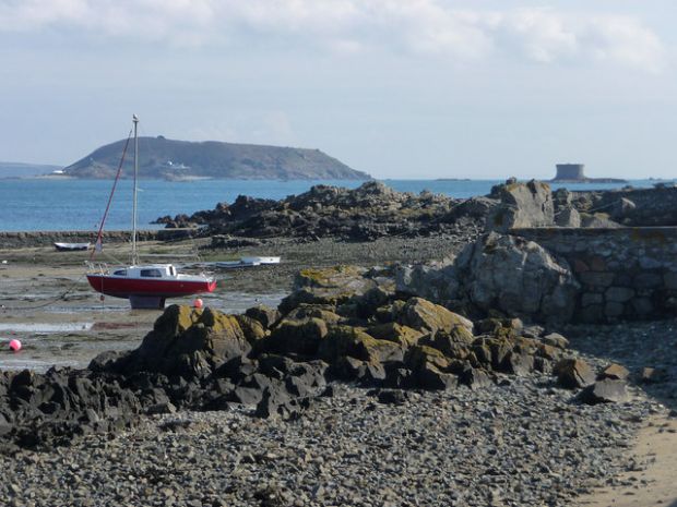 Bordeaux Harbour Beach - Guernsey