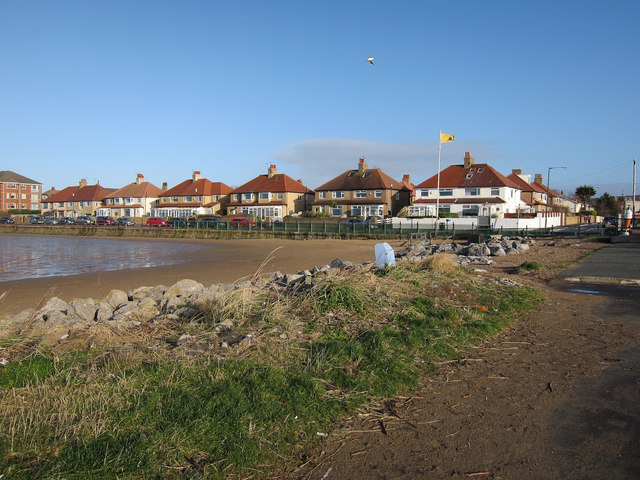 West Kirby seafront Photo | UK Beach Guide