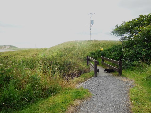 Footbridge on Public Footpath, Dunnet Bay Photo | UK Beach Guide