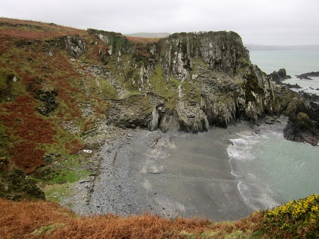 Pwll Gwylog Beach - Pembrokeshire